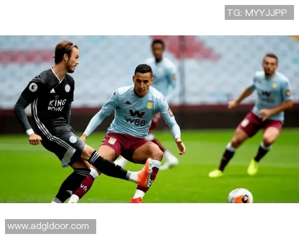 足球明星戴头带的时尚潮流与运动表现的完美结合探讨 足球明星戴头带的时尚潮流与运动表现的完美结合探讨